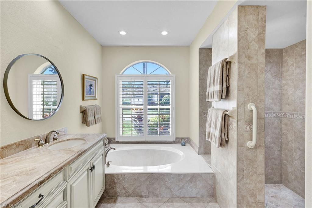 3750 Lakemont Dr, Bonita Springs, FL 34134 Photo