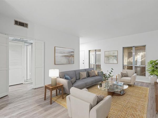 4320 Bellaire Drive S, Unit 236W, Fort Worth, TX 76109