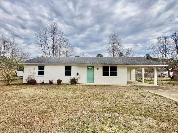 309 Kenwood Dr., Amory, MS 38821