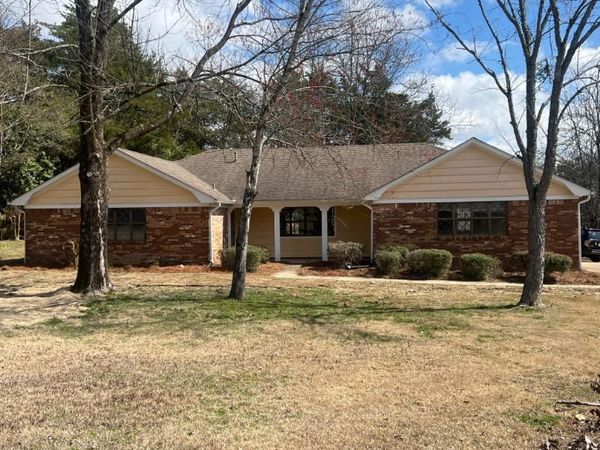 106 Wildwood, Tupelo, MS 38801