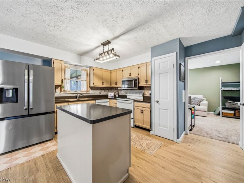 8285 Steeplechase Drive , Mentor, OH 44060 Photo 12