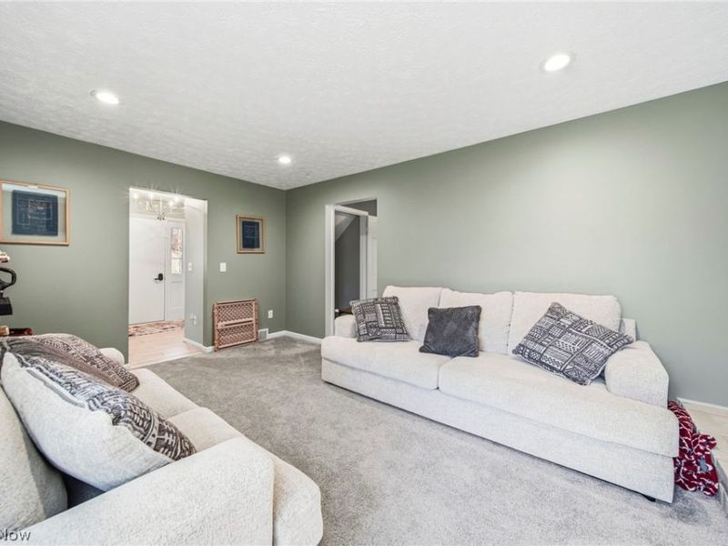 8285 Steeplechase Drive , Mentor, OH 44060 Photo 9