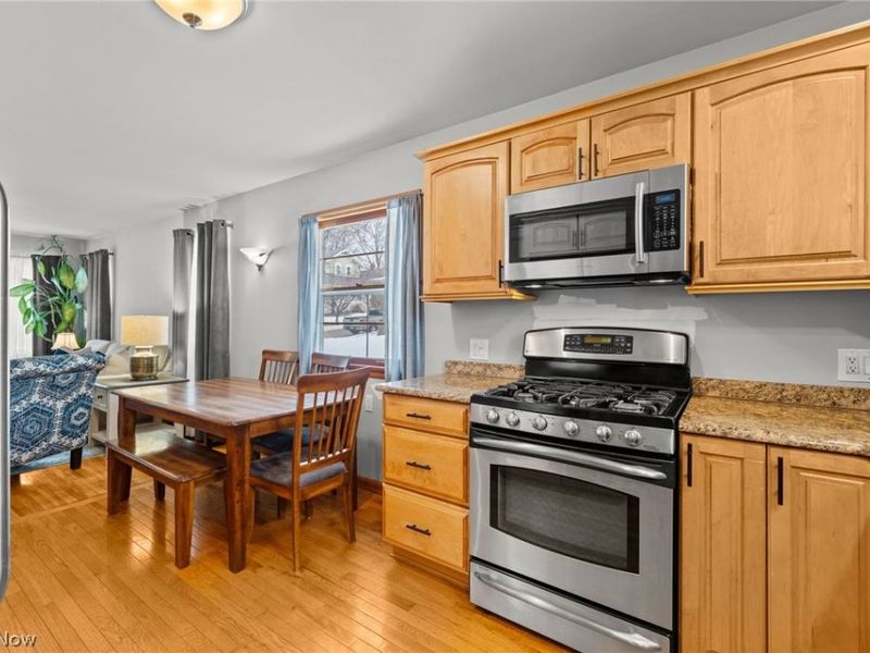 22 Youtz Avenue , Akron, OH 44301 Photo 9