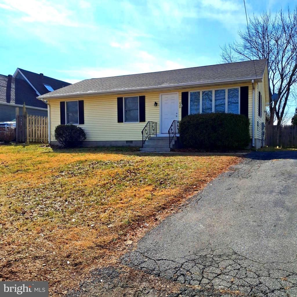 826 W Champlain Ave, Wilmington, DE 19804 Main Photo