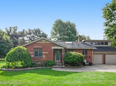 35238 Moravian Drive, Sterling Heights, MI 48312