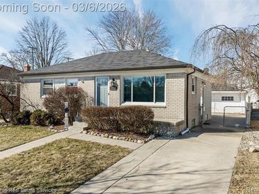 25083 Arlington Street, Roseville, MI 48066