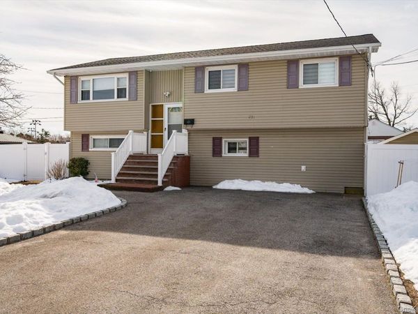 231 3rd Street , Lindenhurst, NY 11757