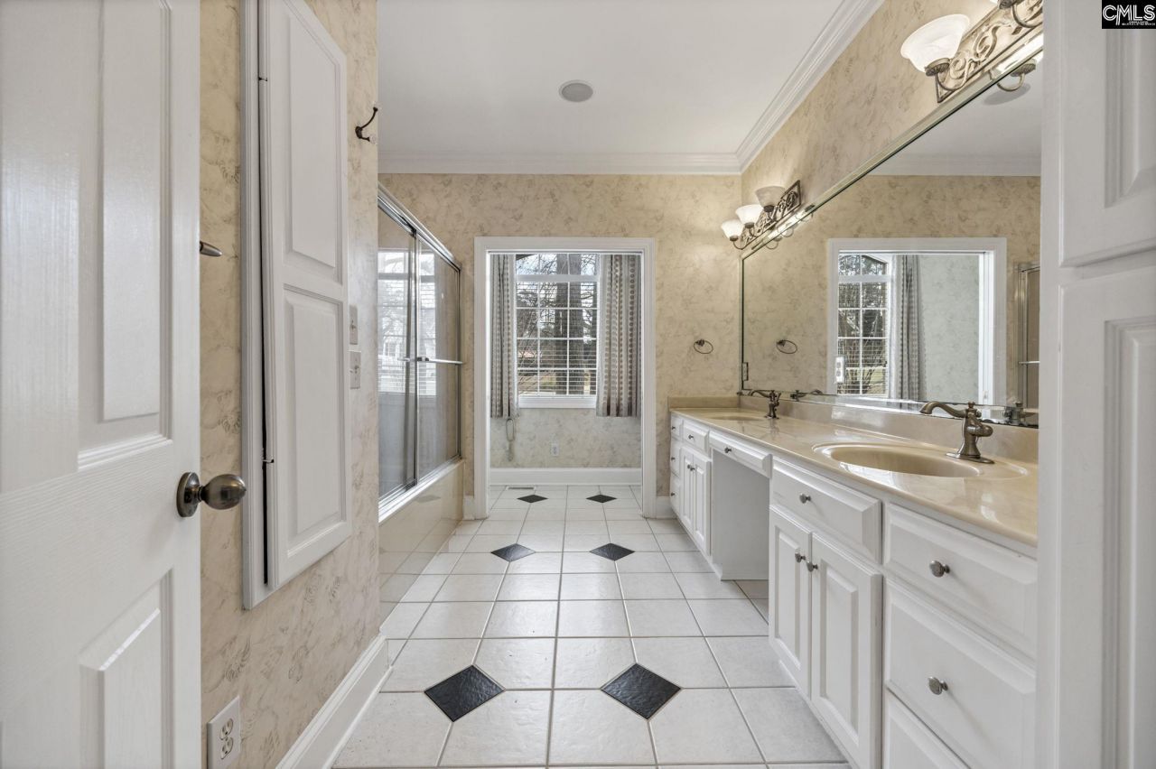 308 Kenwood Drive Photo 6