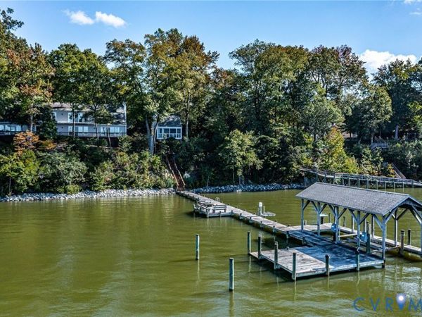 1718 Mariners Woods Drive , Hartfield, VA 23071