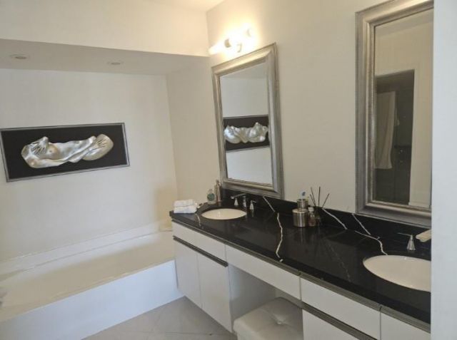 19195 NE 36th Court, Unit 2703, Aventura, FL 33180 Photo