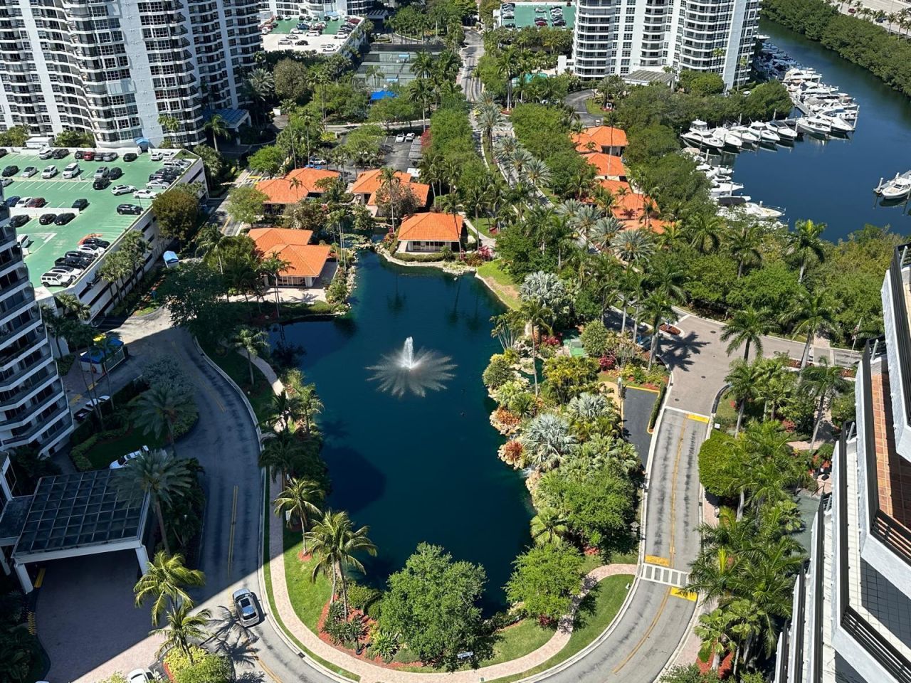 19195 NE 36th Court, Unit 2703, Aventura, FL 33180 Photo