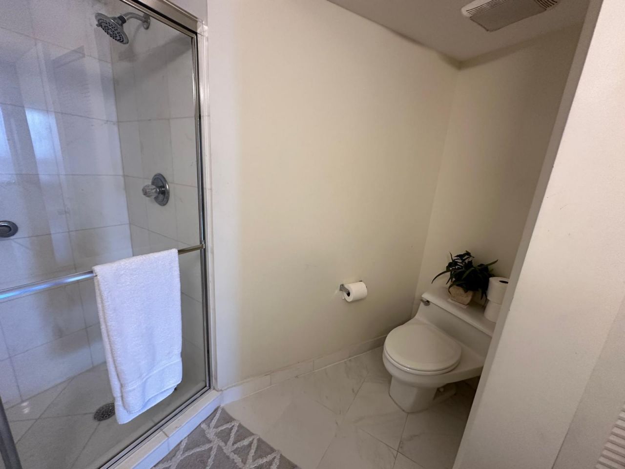 19195 NE 36th Court, Unit 2703, Aventura, FL 33180 Photo