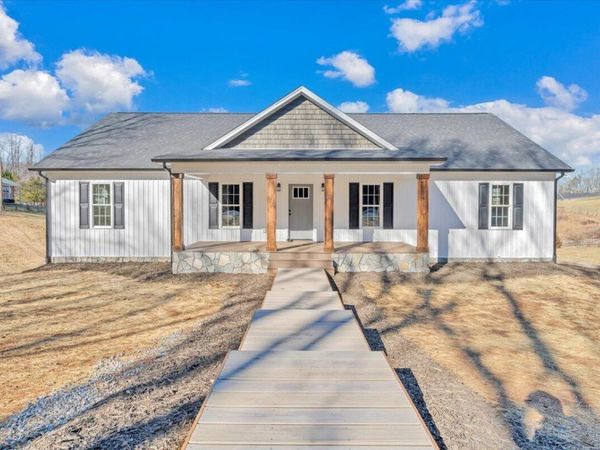 107 Ridge DR, Goodview, VA 24095