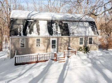 8 Woodchuck Hill Road, Harvard, MA 01451