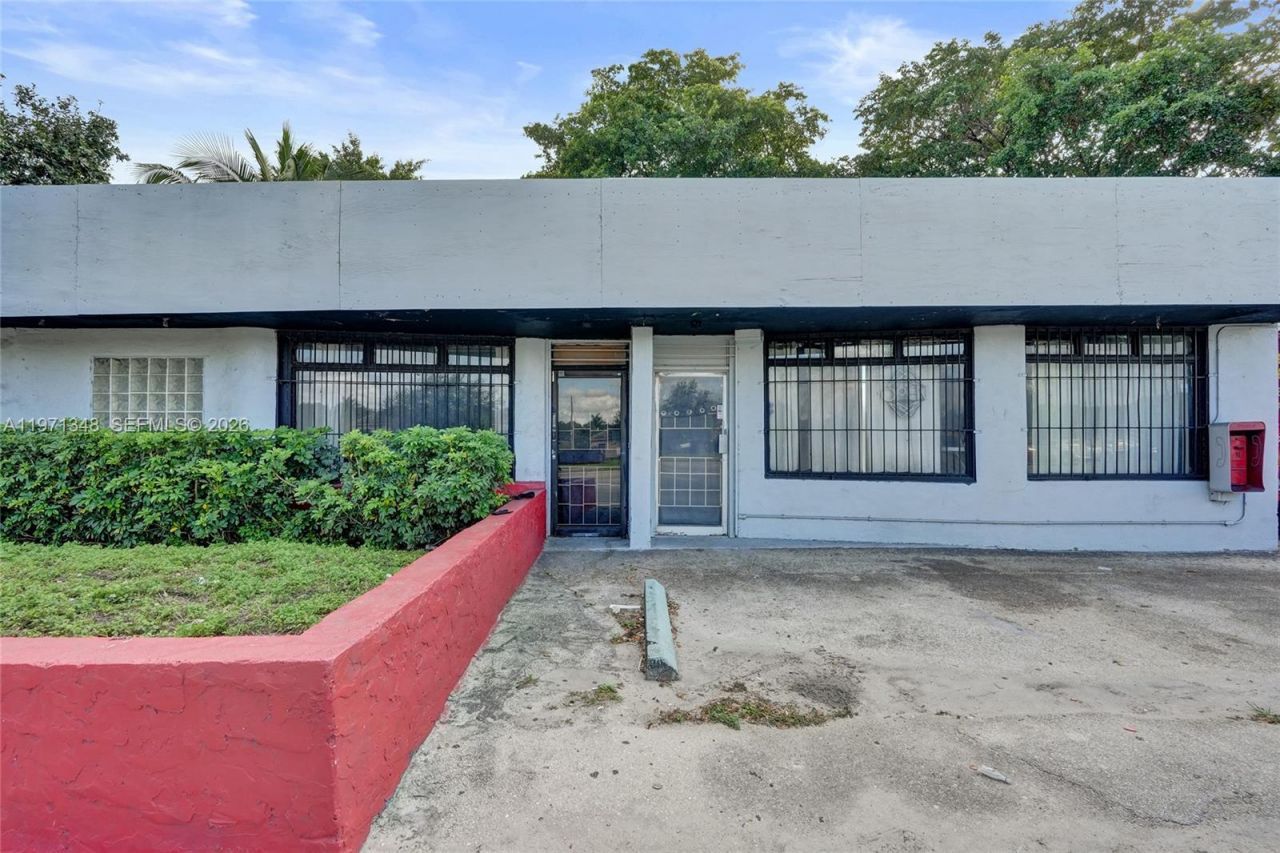 2990 W Sunrise Blvd, Fort Lauderdale, FL 33311 Photo