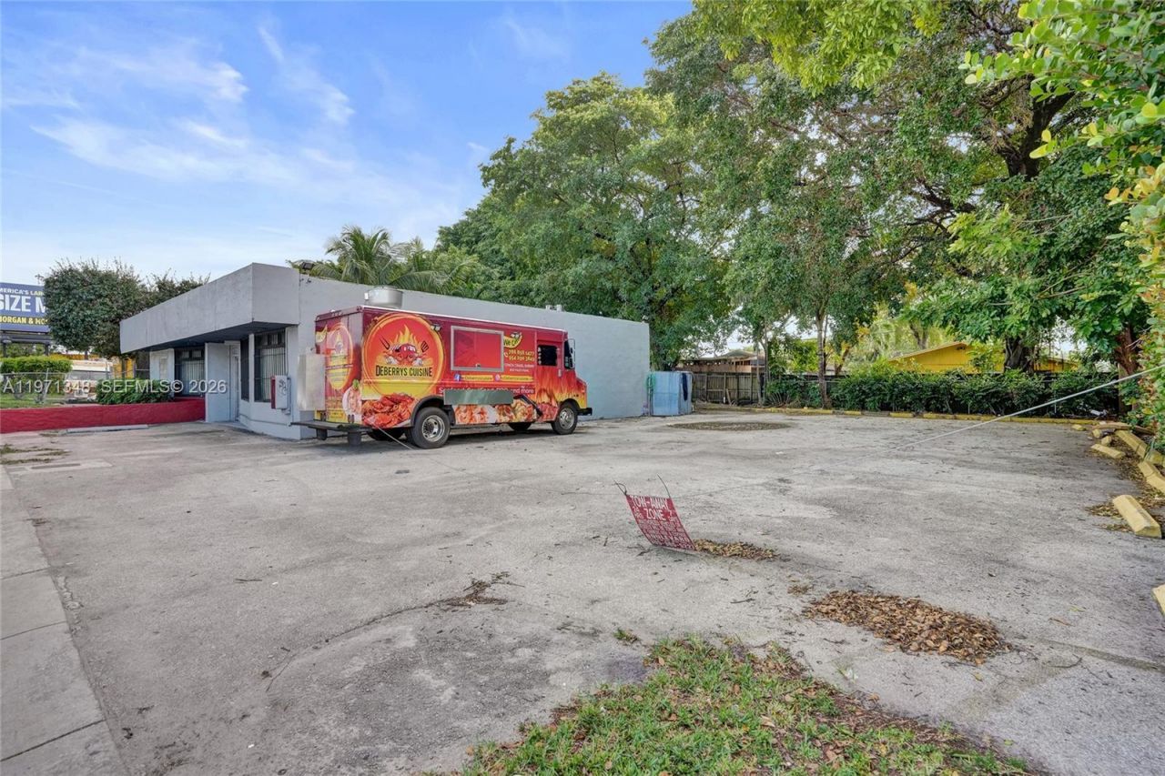 2990 W Sunrise Blvd, Fort Lauderdale, FL 33311 Photo