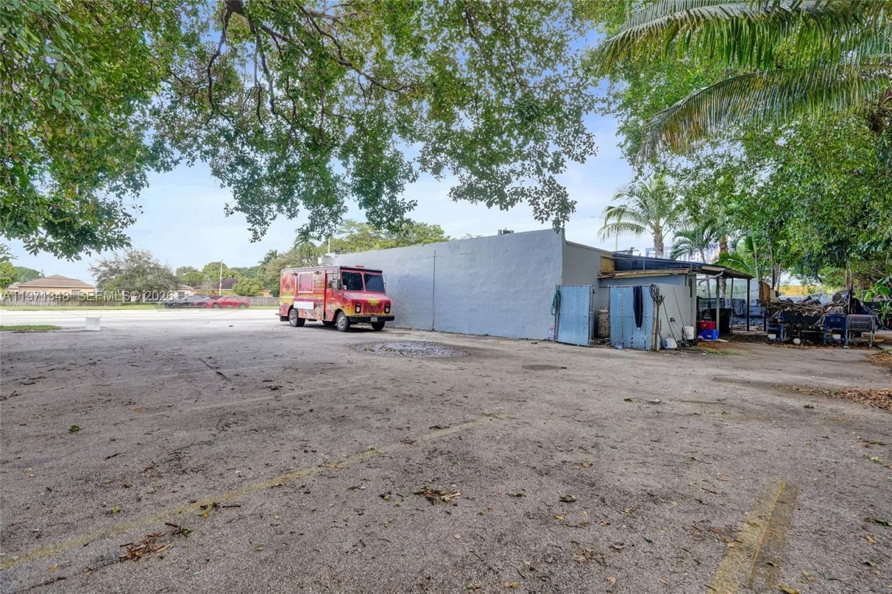 2990 W Sunrise Blvd, Fort Lauderdale, FL 33311 Photo