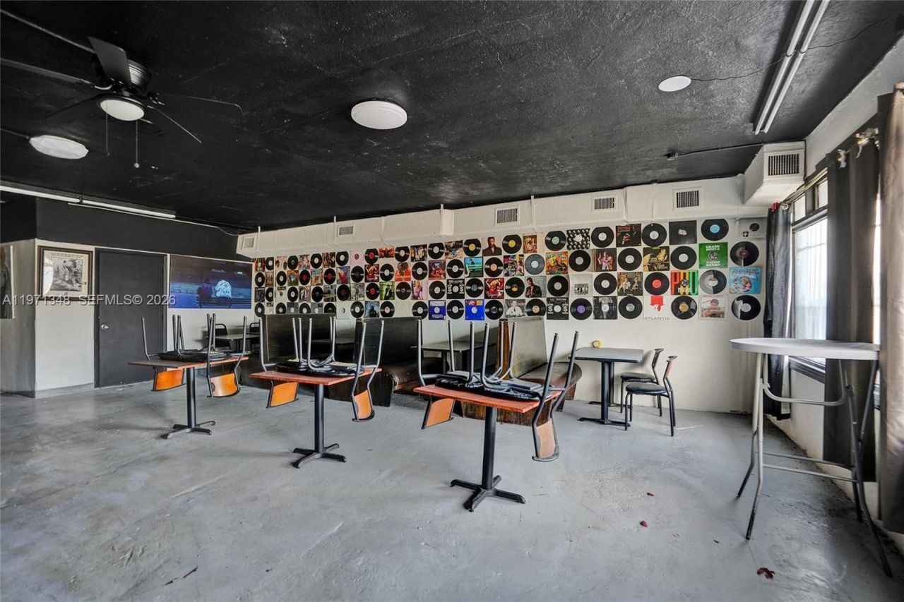 2990 W Sunrise Blvd, Fort Lauderdale, FL 33311 Photo