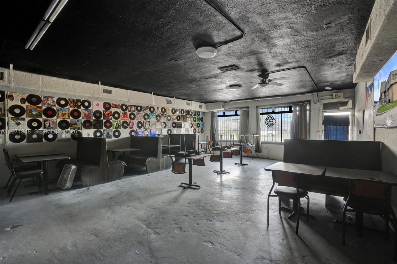 2990 W Sunrise Blvd, Fort Lauderdale, FL 33311 Photo