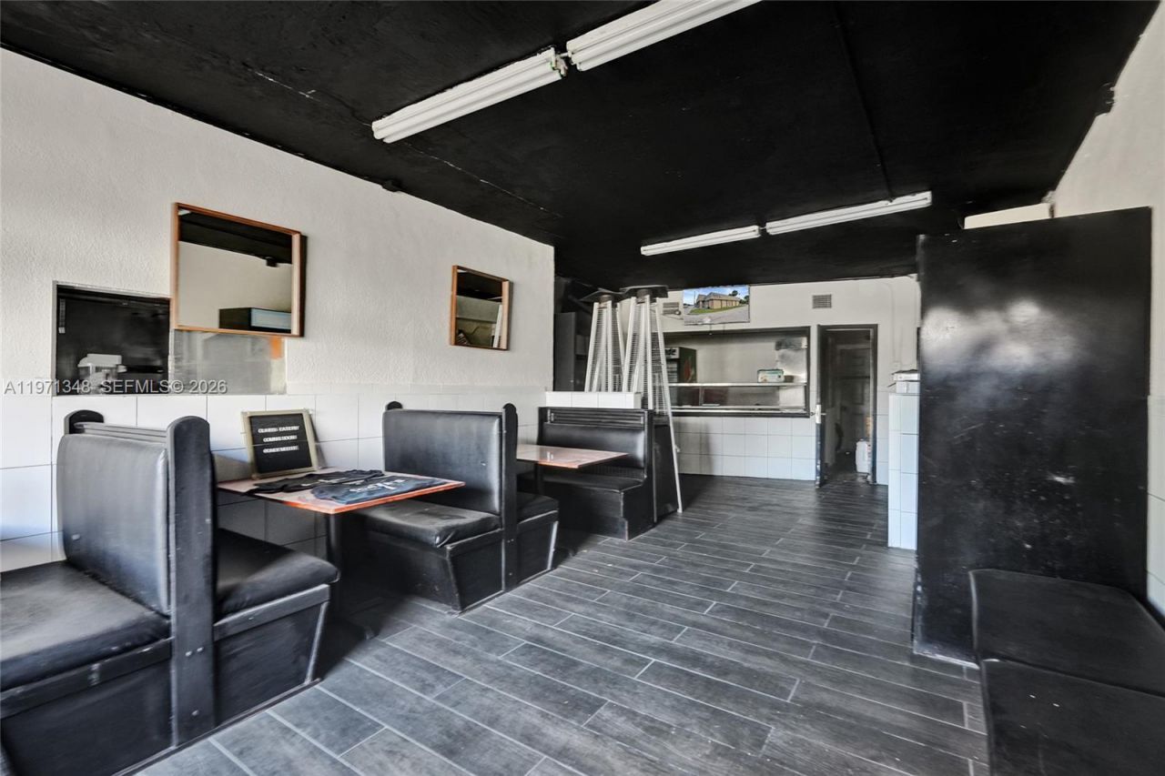 2990 W Sunrise Blvd, Fort Lauderdale, FL 33311 Photo
