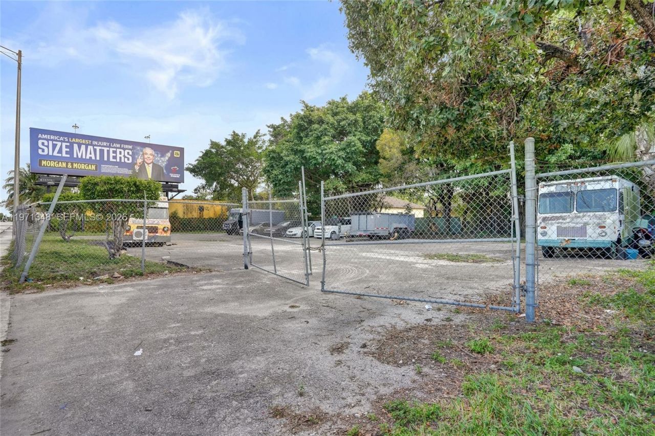 2990 W Sunrise Blvd, Fort Lauderdale, FL 33311 Photo