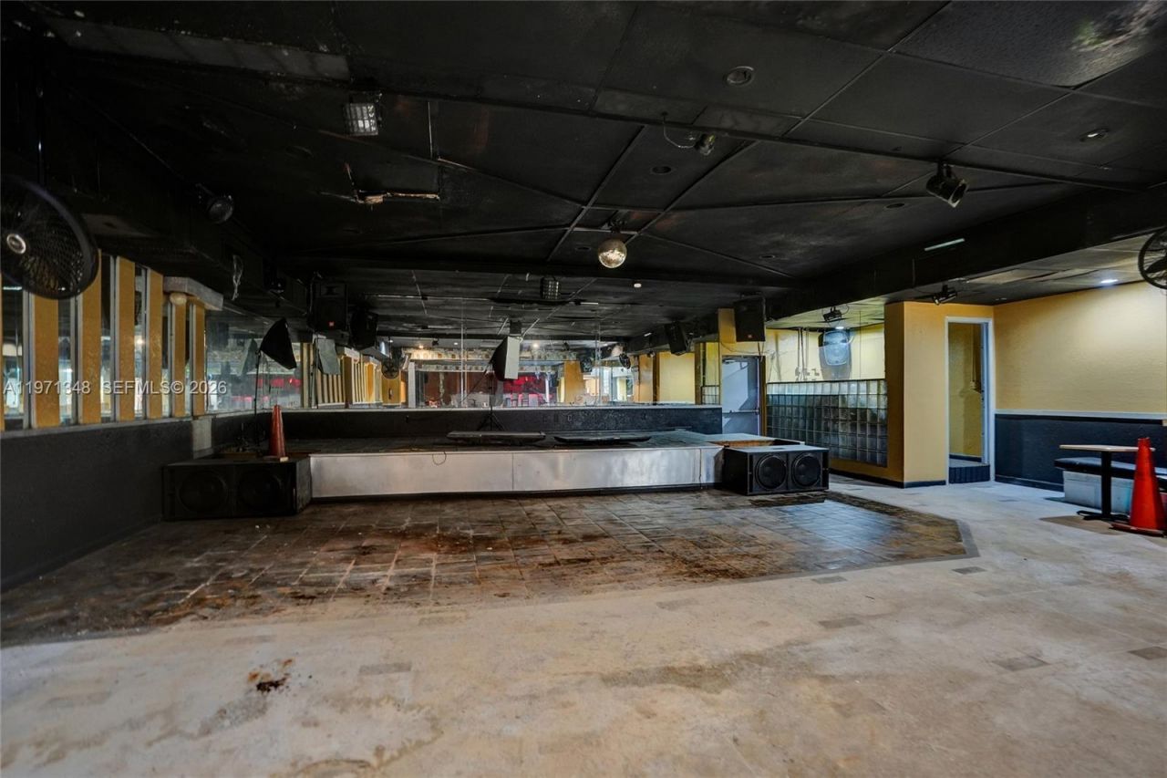 2990 W Sunrise Blvd, Fort Lauderdale, FL 33311 Photo