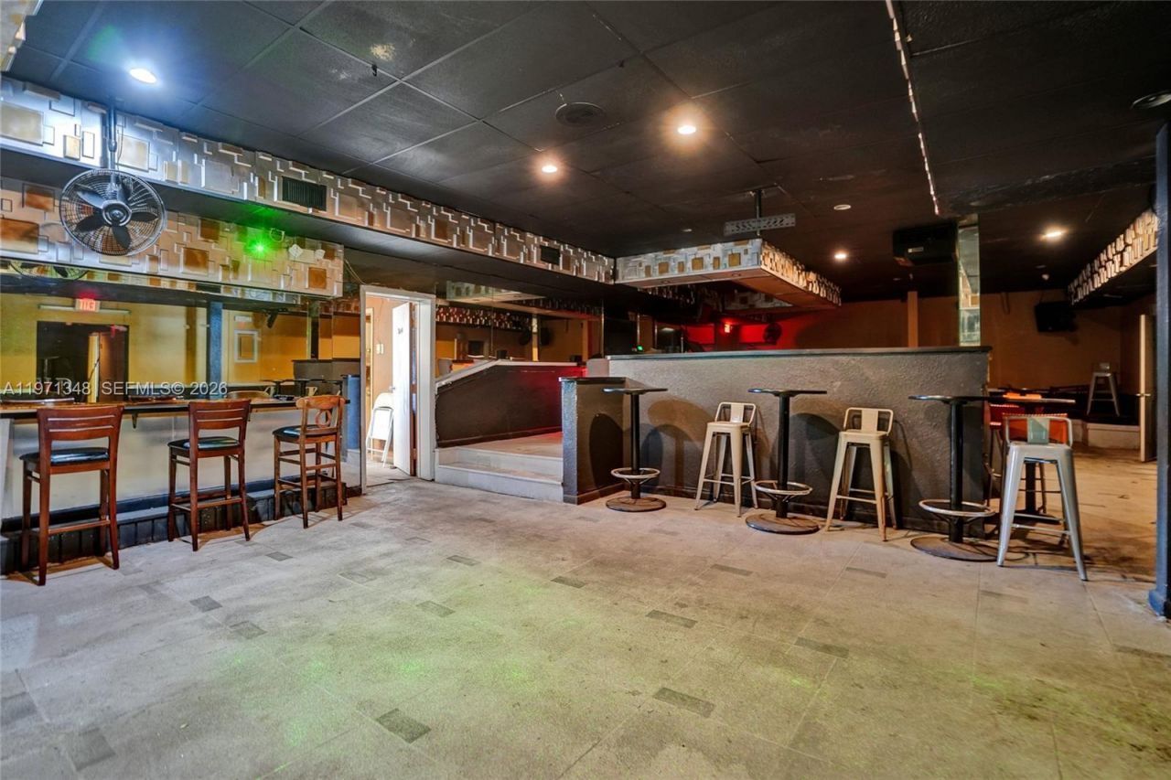 2990 W Sunrise Blvd, Fort Lauderdale, FL 33311 Photo