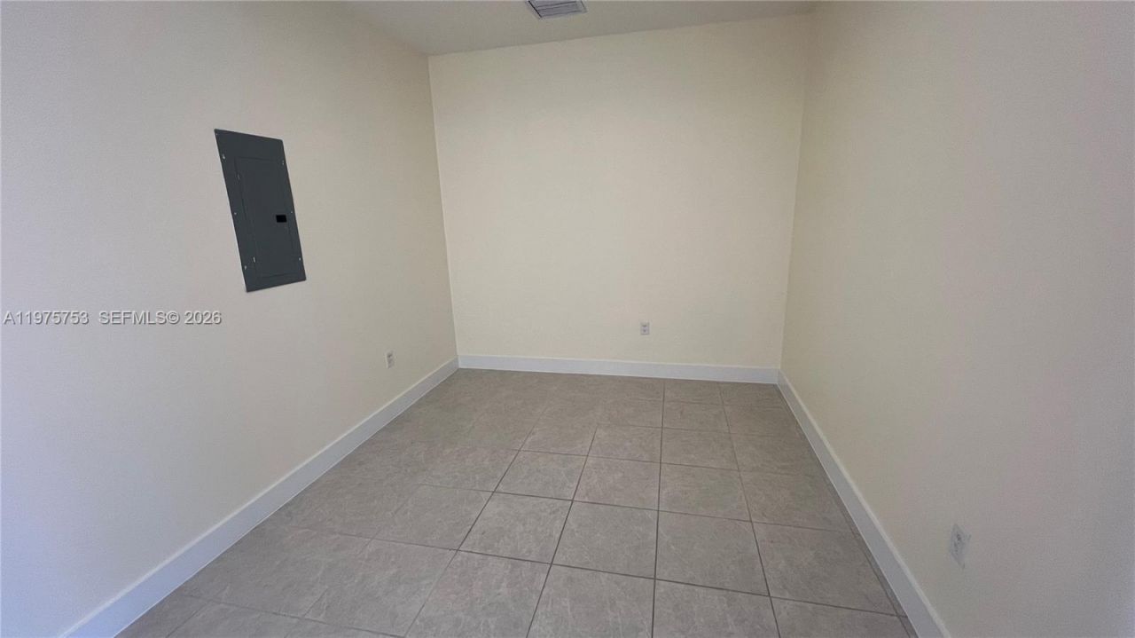 7915 NW 104th Ave , Unit 33, Doral, FL 33178 Photo