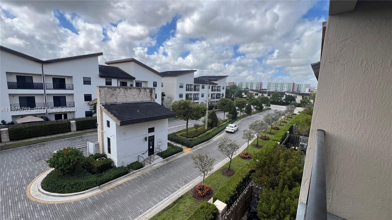 7915 NW 104th Ave , Unit 33, Doral, FL 33178 Photo