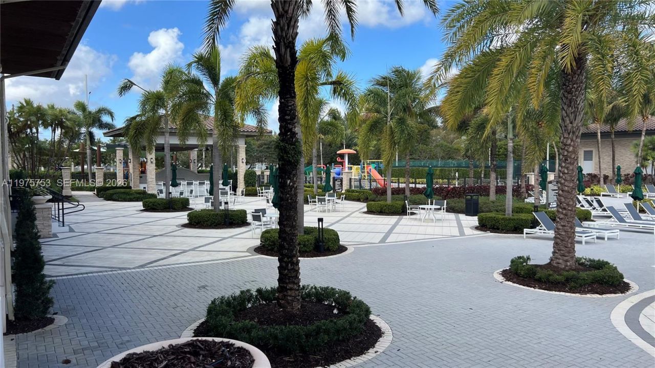 7915 NW 104th Ave , Unit 33, Doral, FL 33178 Photo