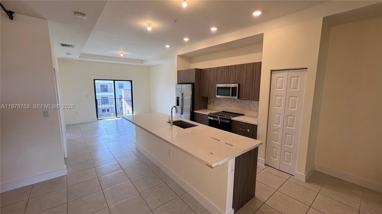 7915 NW 104th Ave , Unit 33, Doral, FL 33178 Photo