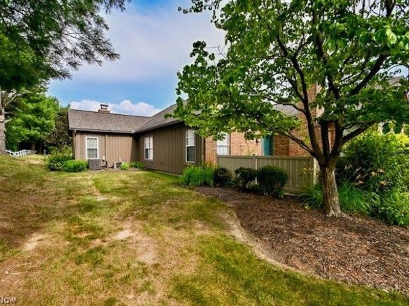 3633 Barrington Place NW, Canton, OH 44708 Photo 4