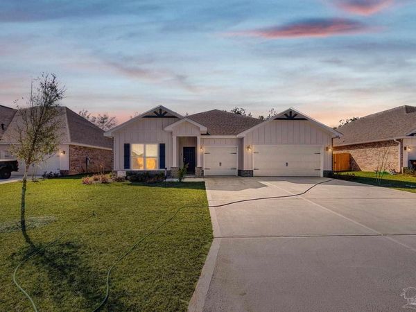 8640 Bluebell St, Milton, FL 32583