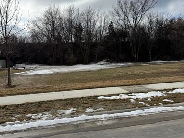 2401 Lake Avenue, New Ulm, MN 56073