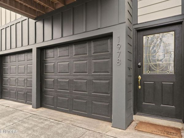 1978 Cherokee Bluff Drive, Knoxville, TN 37920