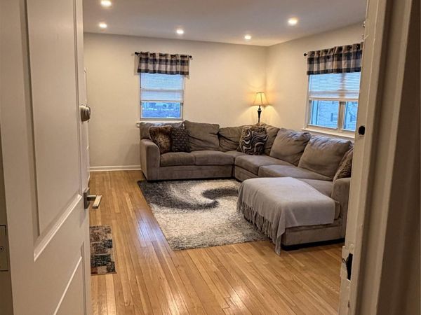 268-41 82 Avenue, Unit 2nd Floor, New Hyde Park, NY 11040