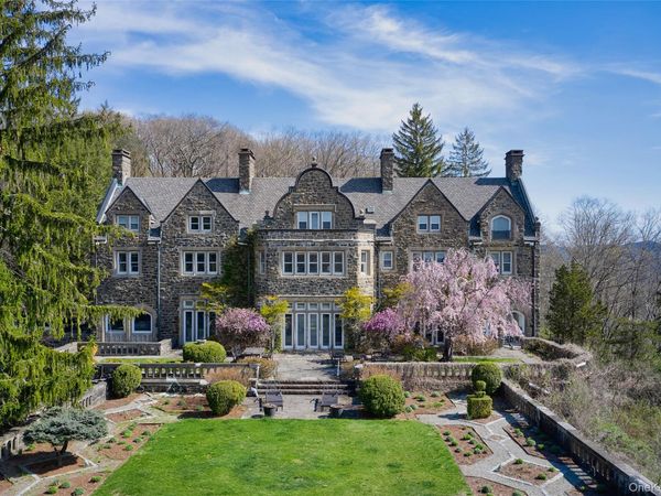 43 Ontio Road, Tuxedo Park, NY 10987