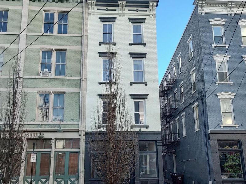 3 Sycamore Street, Unit 3, Cincinnati, OH 45202 Photo 2