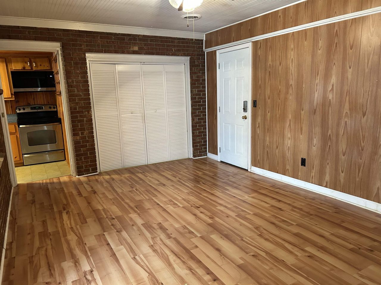 545 Hickory Ave. Photo 14