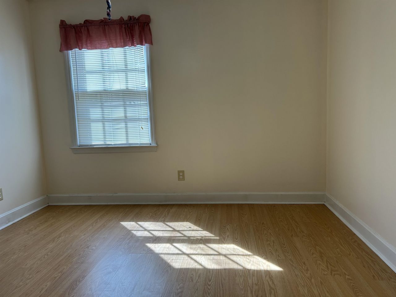 545 Hickory Ave. Photo 24