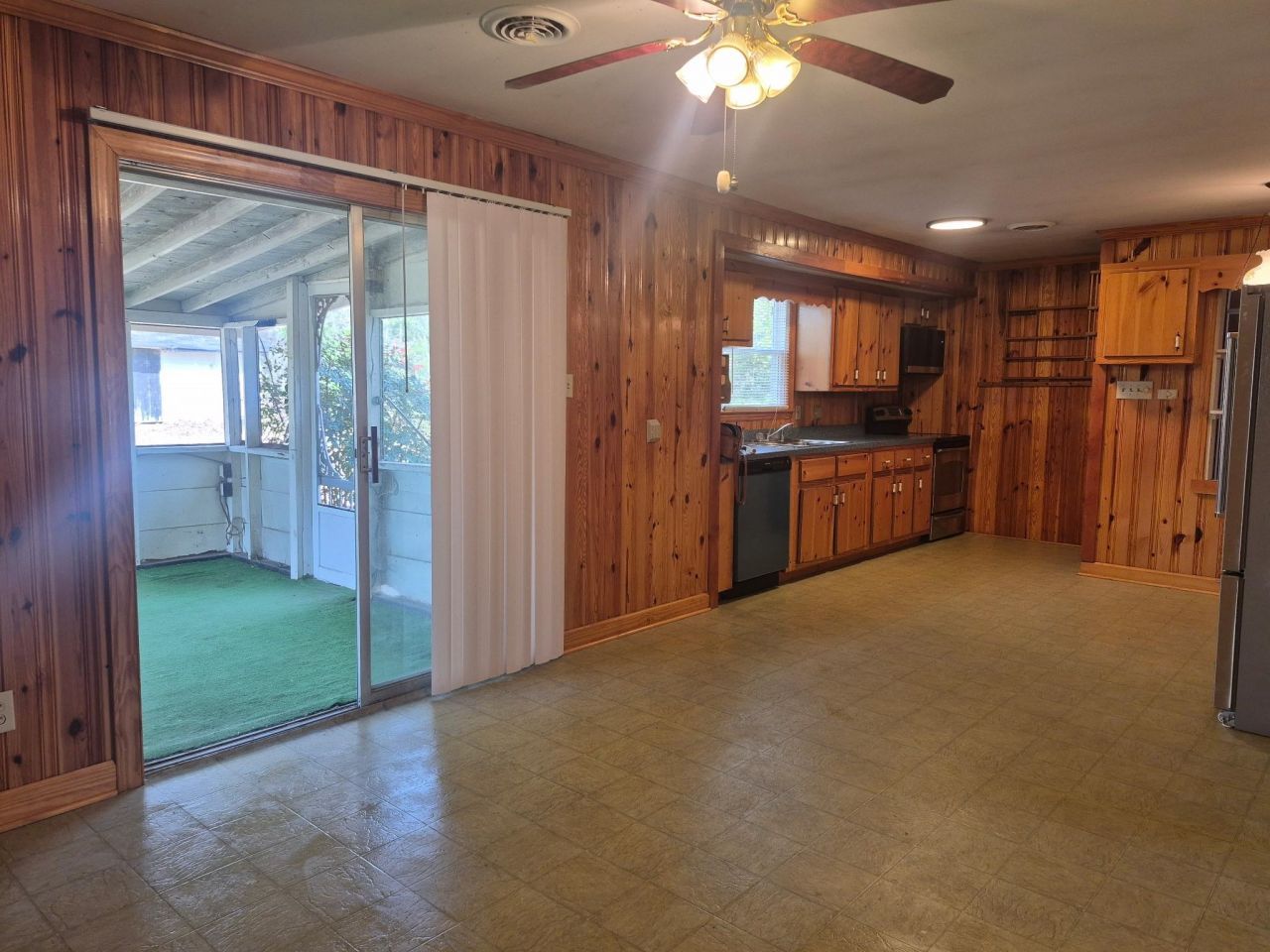 545 Hickory Ave. Photo 4