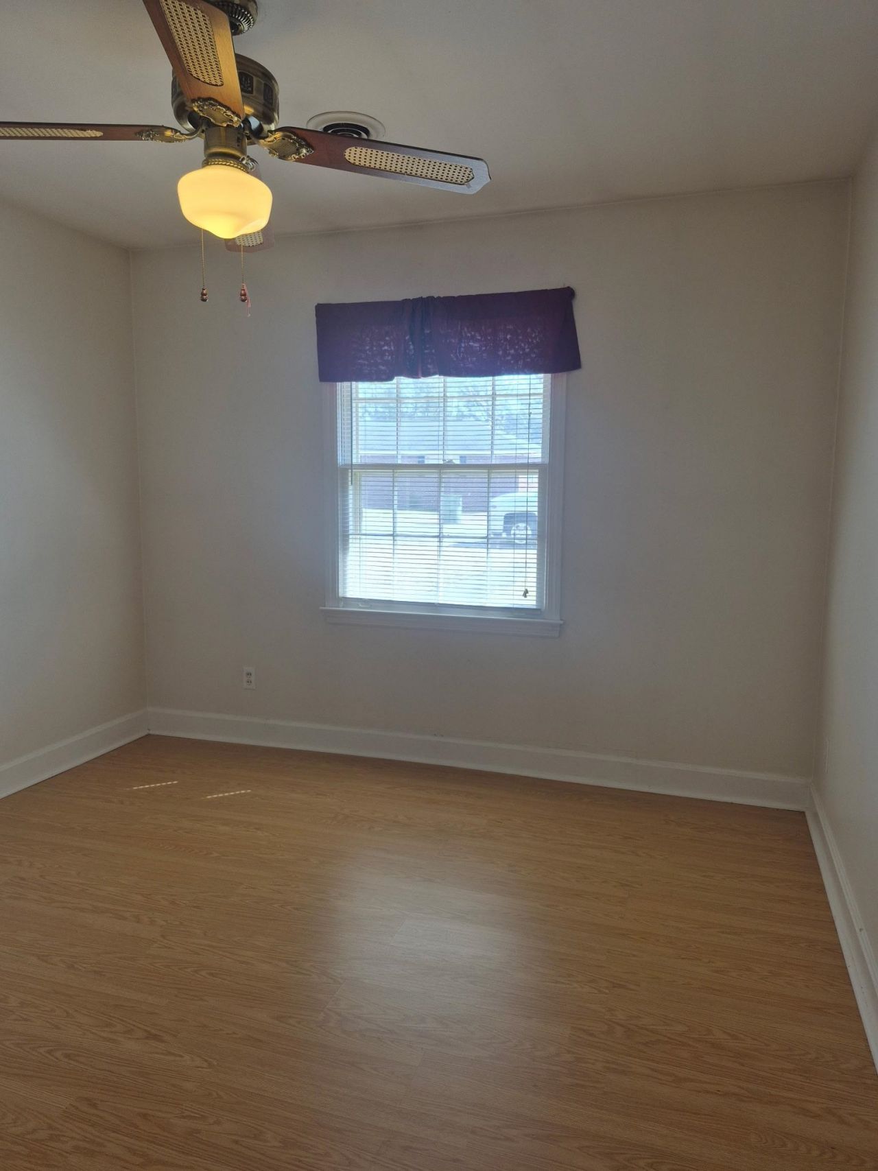 545 Hickory Ave. Photo 9