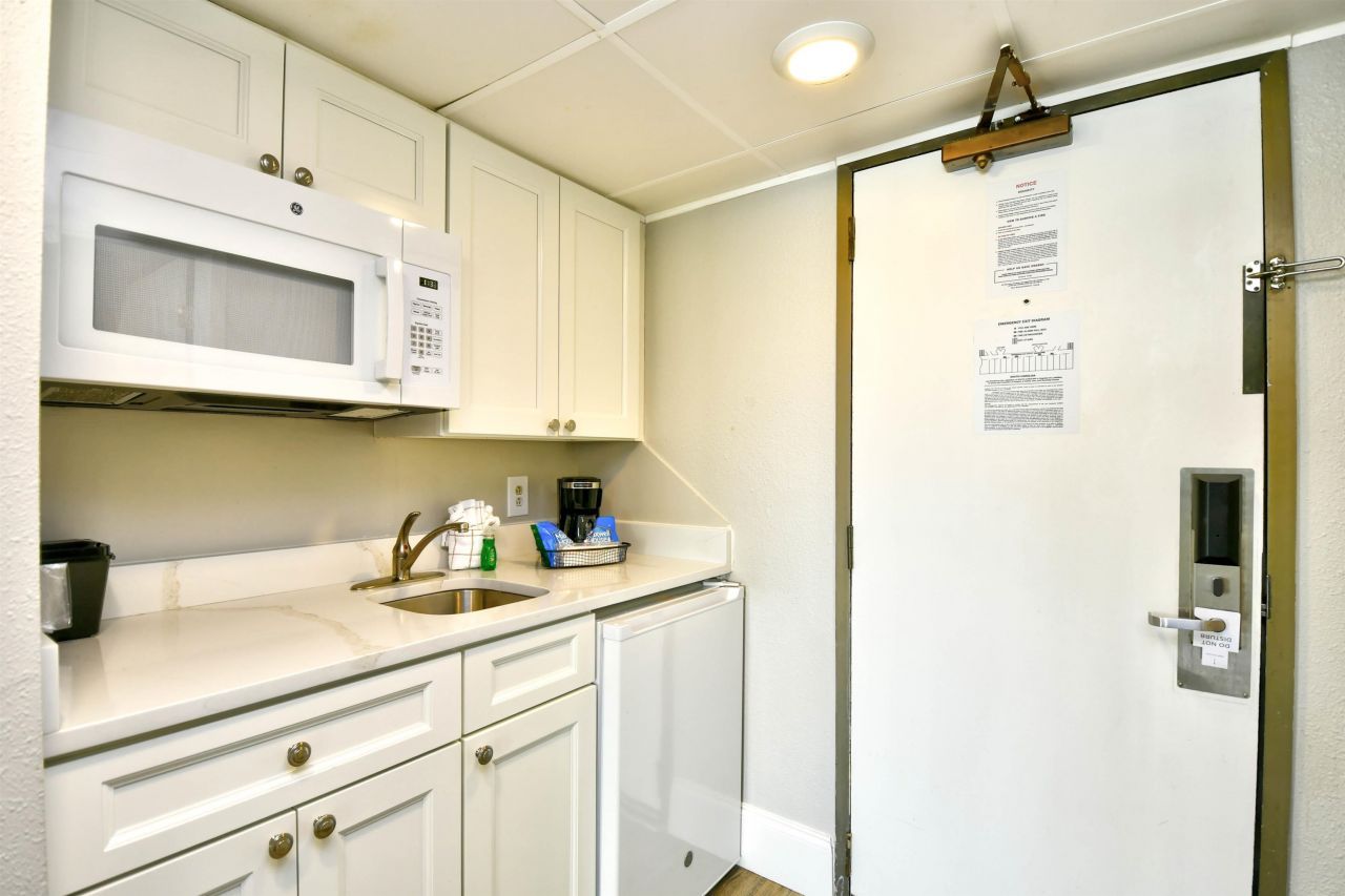 7100 N Ocean Blvd.  Photo 11