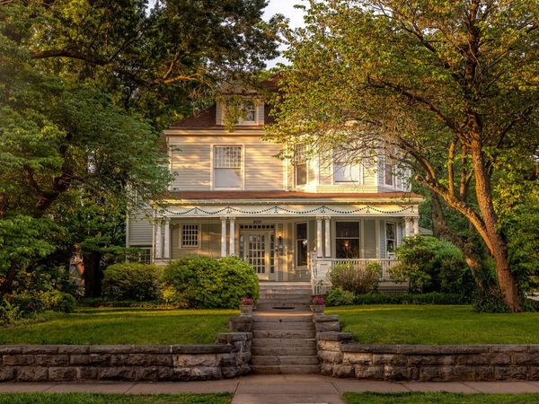 900 E Walnut Street, Springfield, MO 65806