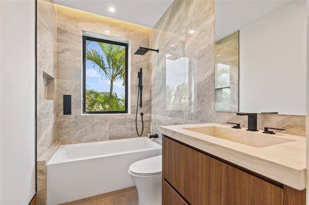 2441 NE 48th Court, Lighthouse Point, FL 33064 Photo