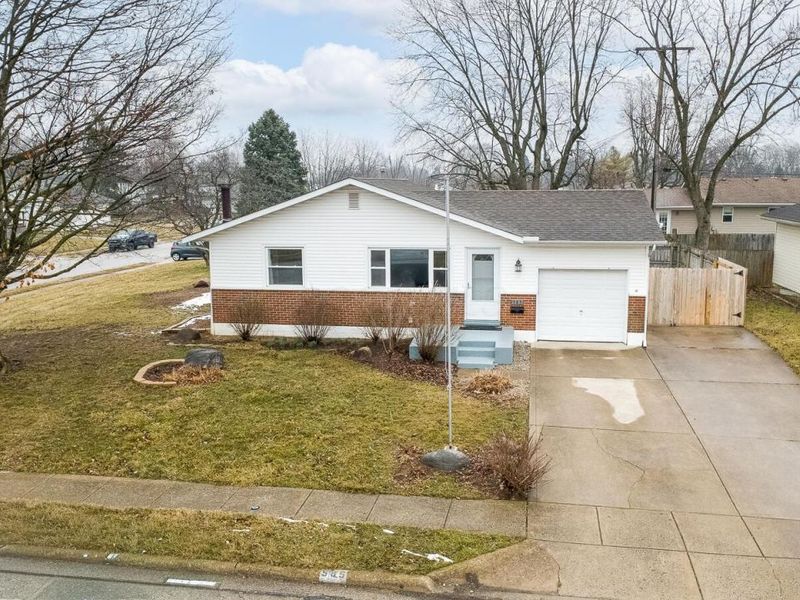 585 Hillsdale Drive, West Jefferson, OH 43162 Photo 1