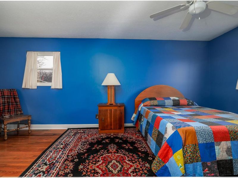 585 Hillsdale Drive, West Jefferson, OH 43162 Photo 15