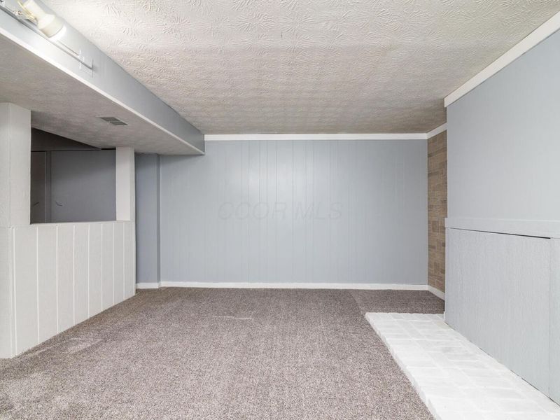 585 Hillsdale Drive, West Jefferson, OH 43162 Photo 22