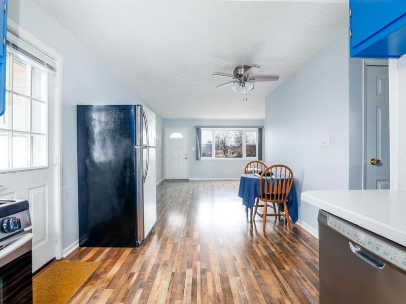 585 Hillsdale Drive, West Jefferson, OH 43162 Photo 8