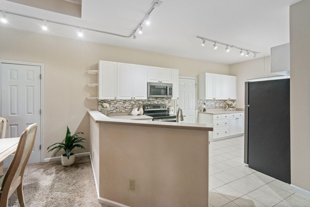 848 Harbor Place Drive Photo 13